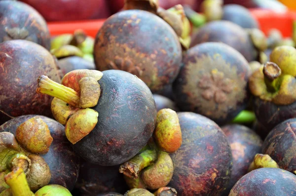 Frischer Mangostan zum Verkauf — Stockfoto