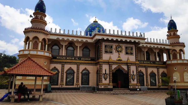 Masjid Besar Al Hidayah located new Lake Beratan in Bali, Indone — Stock Photo, Image