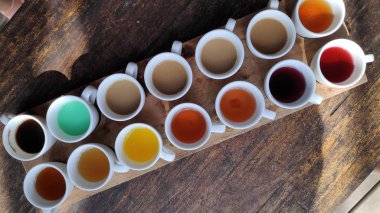 Kahve ve çay ahşap masa Bali test