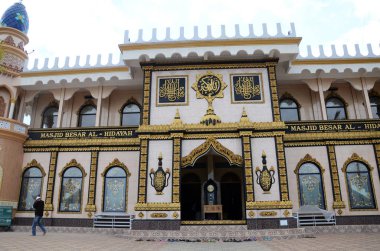 Mescid Besar Al Hidayah, Indone, Bali 'deki Beratan Gölü' nün yerini tespit etti.