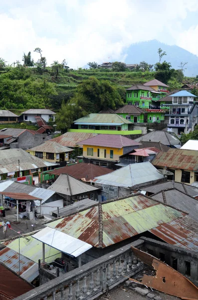 Piękny krajobraz z balijską wioską na Bali, Indonezja — Zdjęcie stockowe