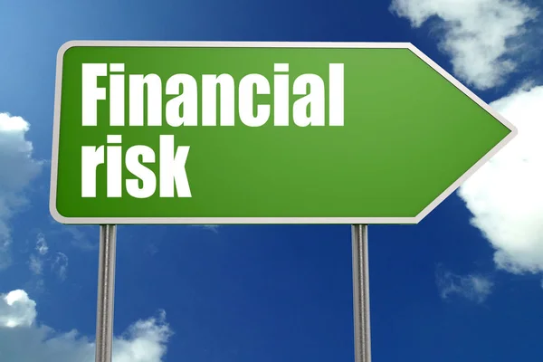 緑の道路標識と金融リスクの単語 — ストック写真