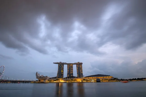 新加坡的Marina Bay Sands综合建筑 — 图库照片