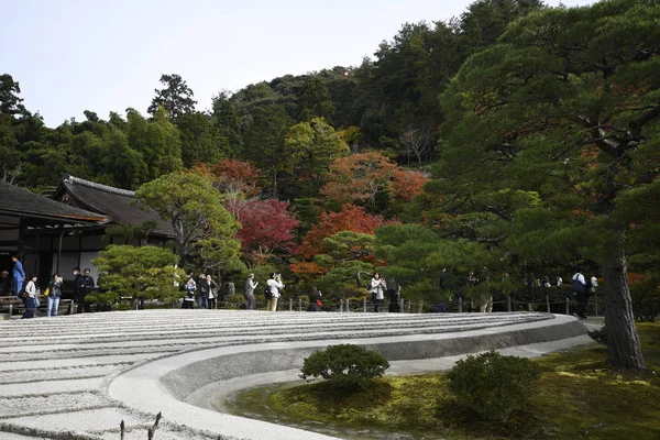 Pabellón de plata Ginkaku-ji durante la temporada de otoño en Kyoto, Ja —  Fotos de Stock