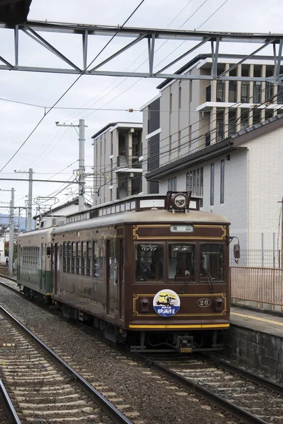 Retro-style tram of Randen Kitano Line appoaching Saga Station i — Stock Photo, Image