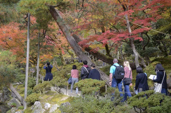 Ginkaku-ji Pavilhão de Prata durante a temporada de outono em Kyoto, Ja — Fotografia de Stock