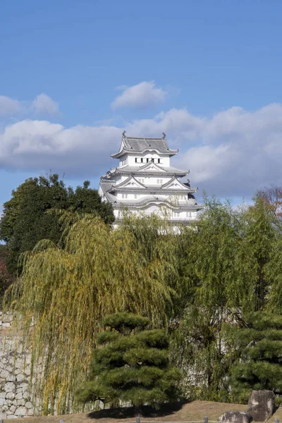 Piękny biały zamek Himeji jesienią w Hyogo Prefectu — Zdjęcie stockowe