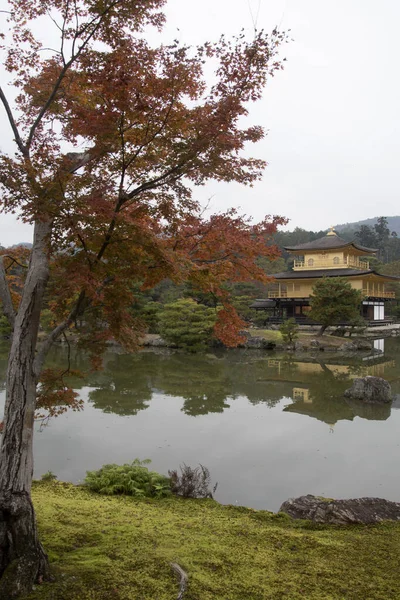 Vista de Kinkakuji, Templo do Pavilhão Dourado templo budista — Fotografia de Stock