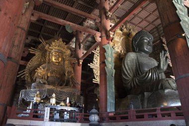 Daibutsu ve Kokuzo Bosatsu Todaiji tapınağında.