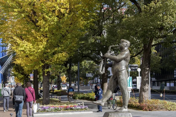 Bronzestatue des Musikers auf der Straße in himeji, Japan — Stockfoto