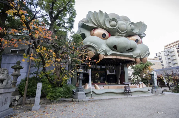 Santuario di Namba Yasaka con sala a forma di leone Ema-Den a Osaka, Japa — Foto Stock