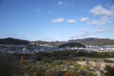 Himeji Kalesi 'nin merkezindeki Himeji konutunun havadan görüntüsü.