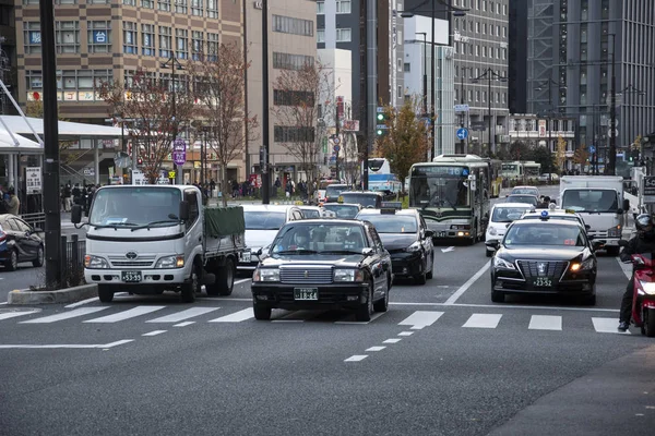 Verkeerstoestand van Kyoto in de buurt van het treinstation van Kyoto, Japan — Stockfoto