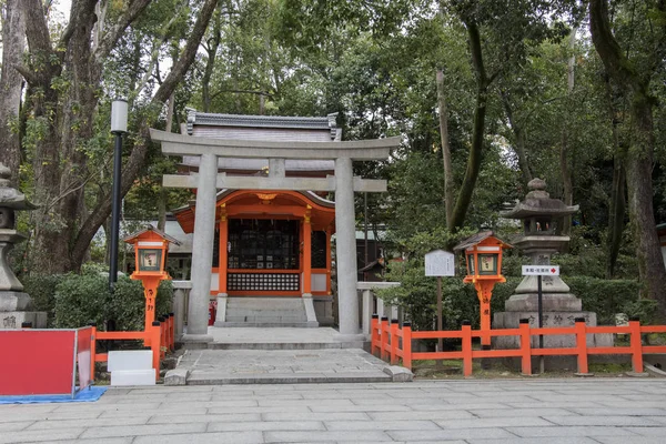 Itsukushimasha tapınağı Kyoto 'daki Yasaka tapınağının içinde. — Stok fotoğraf