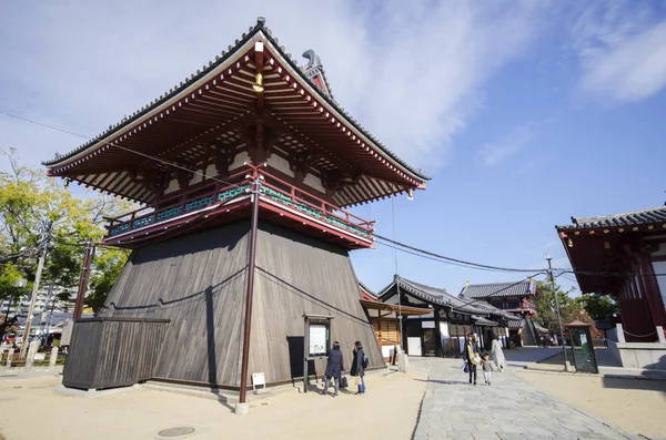 People visit Shinsekai neighborhood in Minami area of Osaka, Jap — Stock Photo, Image