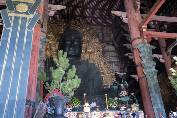 Daibutsu - velký Buddha, který se nachází ve velkém Buddhově sále — Stock fotografie