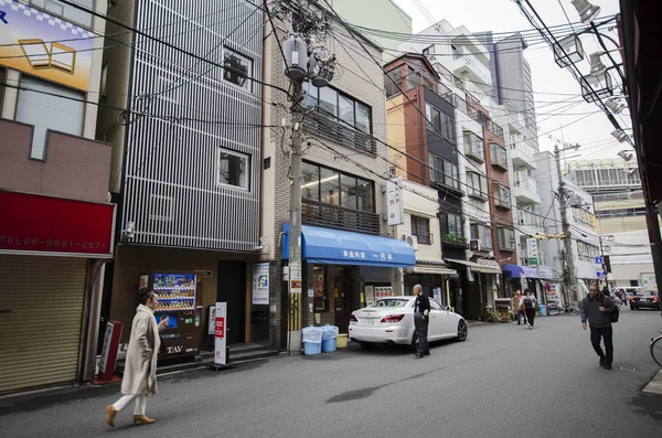 Schoon en rustig Japan straat in de ochtend in Osaka — Stockfoto