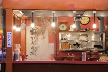Dotonbori bölgesindeki Kinryu ramen ramen restoranının içi.