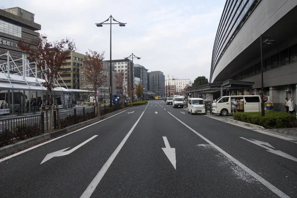 Verkeerstoestand van Kyoto in de buurt van het treinstation van Kyoto — Stockfoto