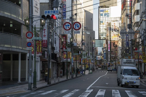 Tranquilla strada del Giappone al mattino a Osaka — Foto Stock