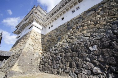 Himeji 'deki taş kale duvarı.