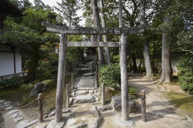 Ginkaku-ji Gümüş Köşkü Kyoto 'da sonbahar sezonu boyunca