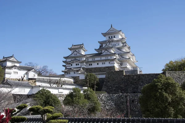 Piękny biały zamek Himeji jesienią w Hyogo Prefectu — Zdjęcie stockowe