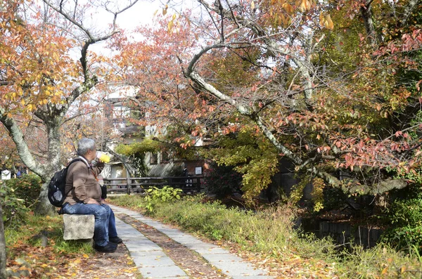 Filosofische Weg met herfstverlof in Kyoto — Stockfoto