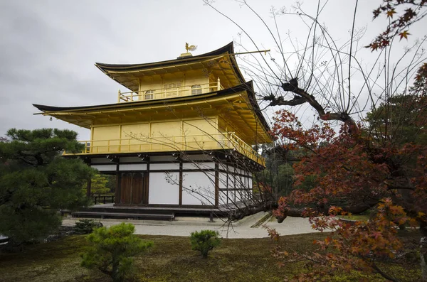 Vue de Kinkakuji, Temple du Pavillon d'or temple bouddhiste — Photo
