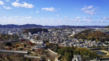 Himeji Kalesi 'nin merkezindeki Himeji konutunun havadan görüntüsü.