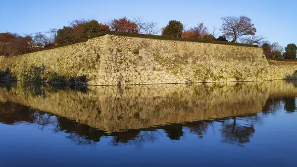 秋天的西吉城堡的护城河 — 图库照片
