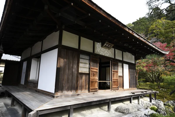 Pawilon Srebrny Ginkaku-ji w sezonie jesiennym w Kioto — Zdjęcie stockowe