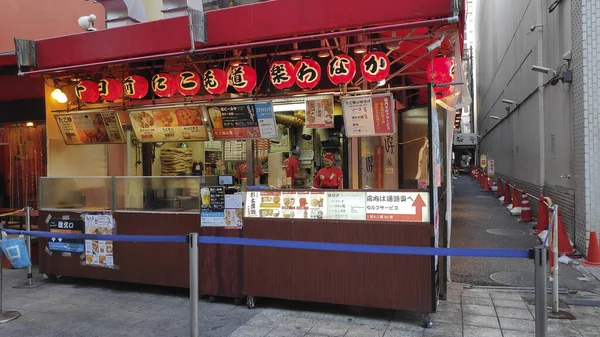 Famoso puesto Takoyaki ubicado en Dotonbori, Osaka —  Fotos de Stock