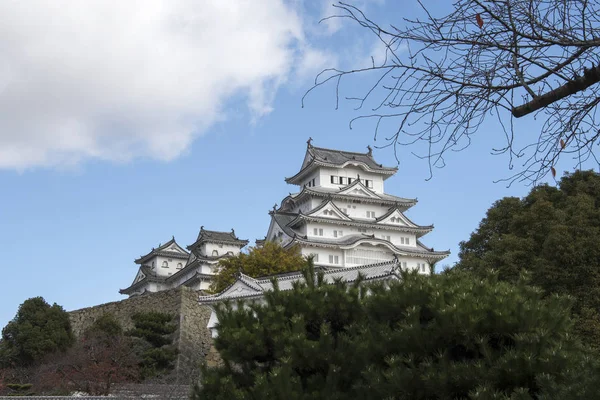 Beautiful white Himeji Castle in autumn season in Hyogo Prefectu — Stock Photo, Image