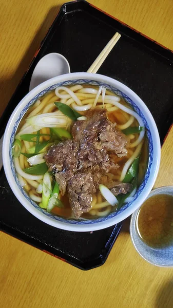 Giapponese udon tagliatella con carne di manzo bollita — Foto Stock