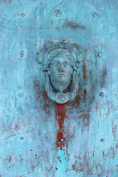 Kapı tokmağı ayrıntıları