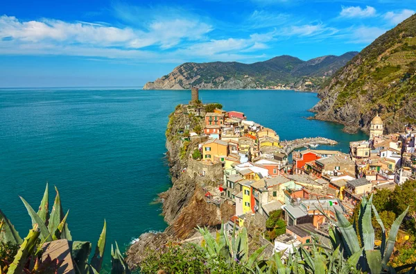 Vernazza - görünümünü cinque terre, Liguria - İtalya