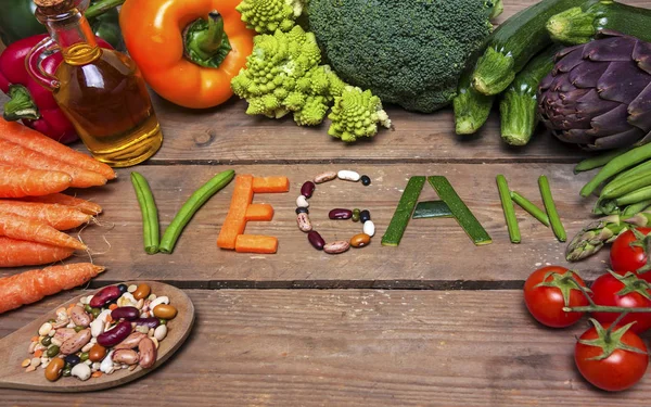 Palabra Vegana Sobre Fondo Madera Verduras Alimentos — Foto de Stock