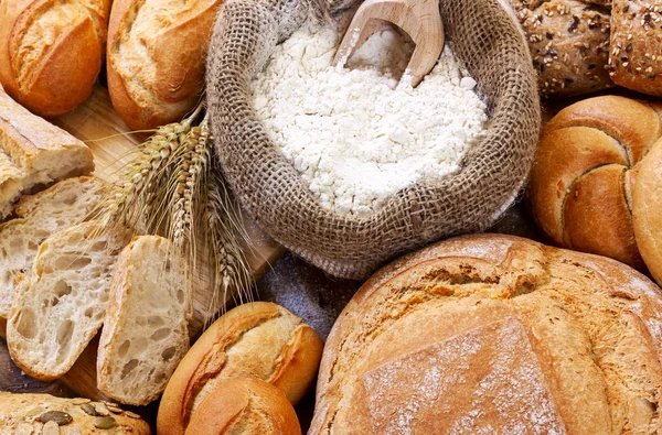 Хлеб Мука Деревянном Фоне — стоковое фото