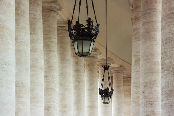 Kolonnade Basilika Santo Petrus di Roma, Italia — Stok Foto