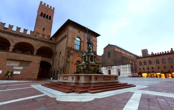 Ein panoramablick auf den hauptplatz - bologna, italien — Stockfoto