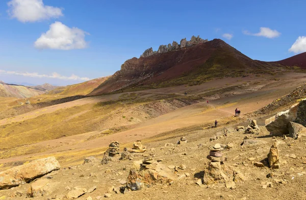 Vista deslumbrante na montanha do arco-íris de Palccoyo (alternativa Vinicunca), listras minerais coloridas no vale andino, Cusco, Peru, América do Sul — Fotografia de Stock