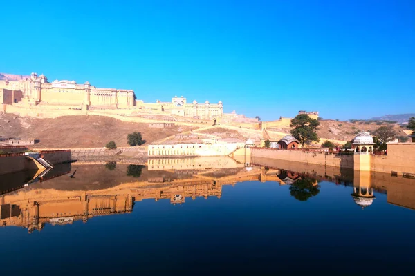 Maota Lake e Amber Fort a Jaipur, Rajasthan, Índia, Ásia — Fotografia de Stock