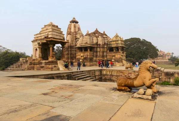 O Khajuraho Group of Monuments é um grupo de templos hindus, budistas e jainistas em Madhya Pradesh, na Índia, famoso por seus templos antigos que retratam algumas das melhores artes do mundo. . — Fotografia de Stock