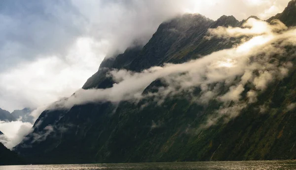 Milford Ακούγεται Νέο Zealand — Φωτογραφία Αρχείου