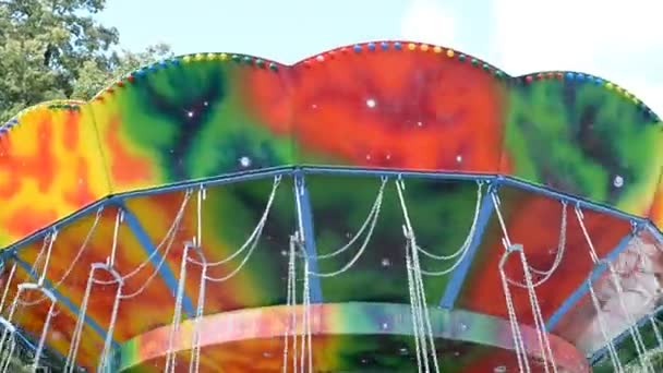 Karusell i parken för barn Ufa, Ryssland — Stockvideo