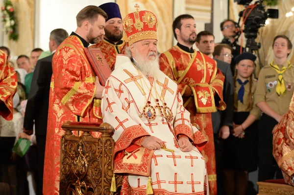 UFA, RUSSIE - 05 JUILLET 2016 : Cyrille, Patriarche de Moscou et de toute la Russie. Liturgie à la cathédrale de la ville d'Oufa — Photo