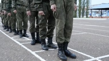 Rus Ordusu. Askerler tören alanı üzerinde oluşumunda