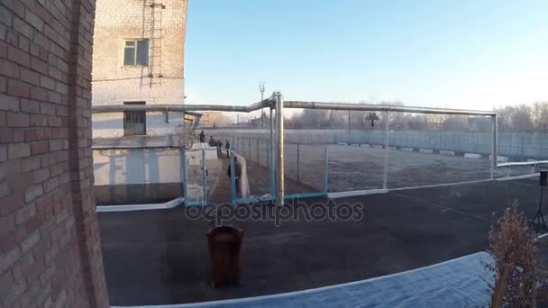 Gevangenis. Typische landschap van de gevangenis. Russische strafrechtelijk systeem. Wintercollectie — Stockvideo