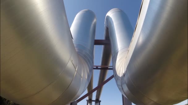 Die industrielle Pipeline für Warmwasser und Heizung, Gas, Öl, Ressourcen — Stockvideo